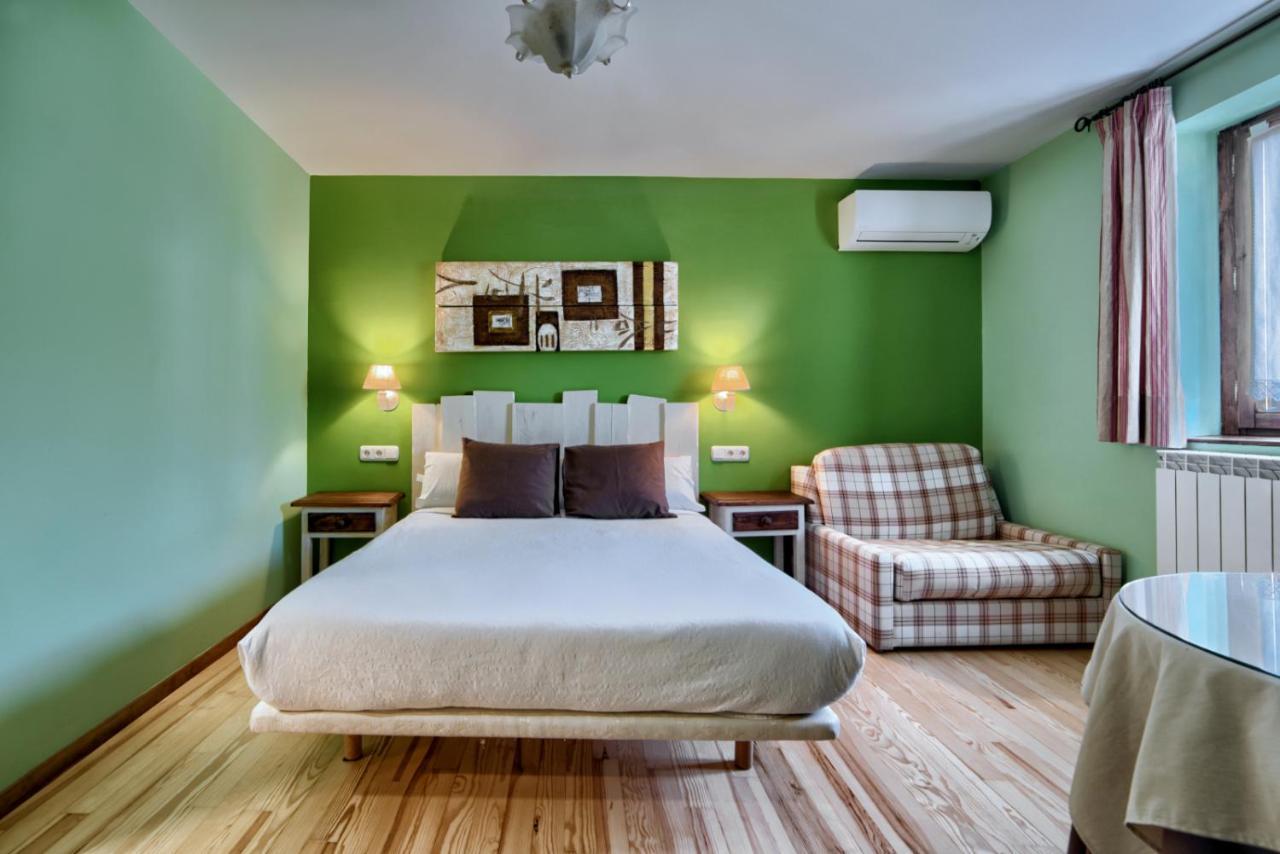 Hotel Rural El Almadiero Burgui Bagian luar foto