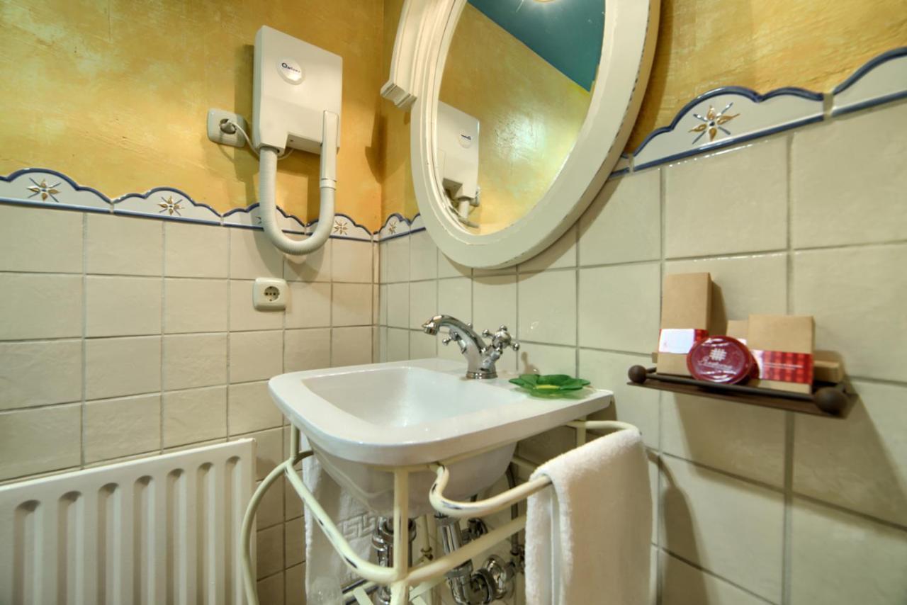 Hotel Rural El Almadiero Burgui Bagian luar foto
