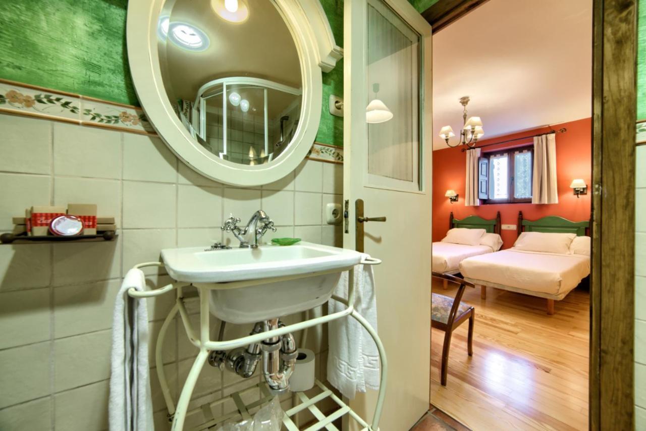 Hotel Rural El Almadiero Burgui Bagian luar foto