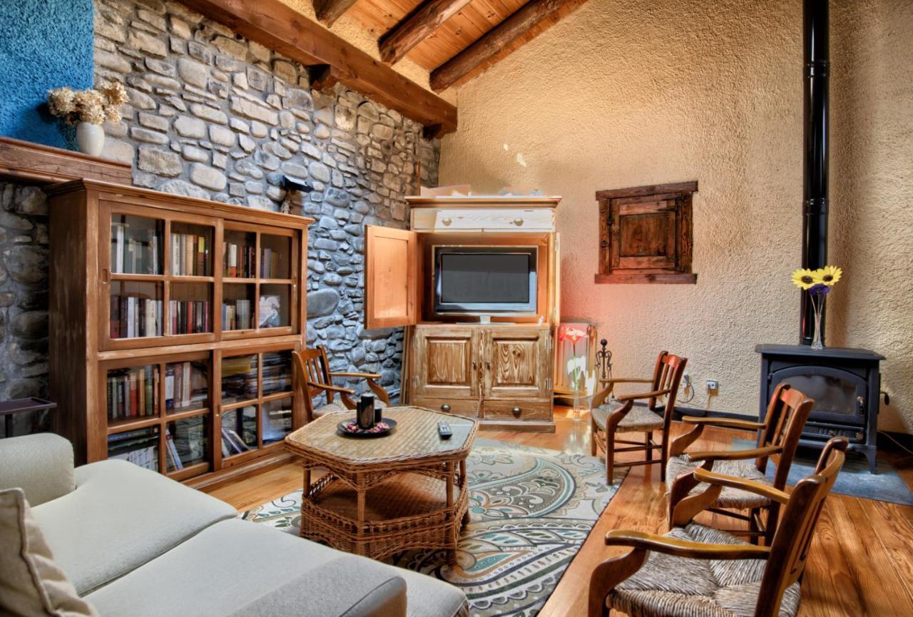 Hotel Rural El Almadiero Burgui Bagian luar foto