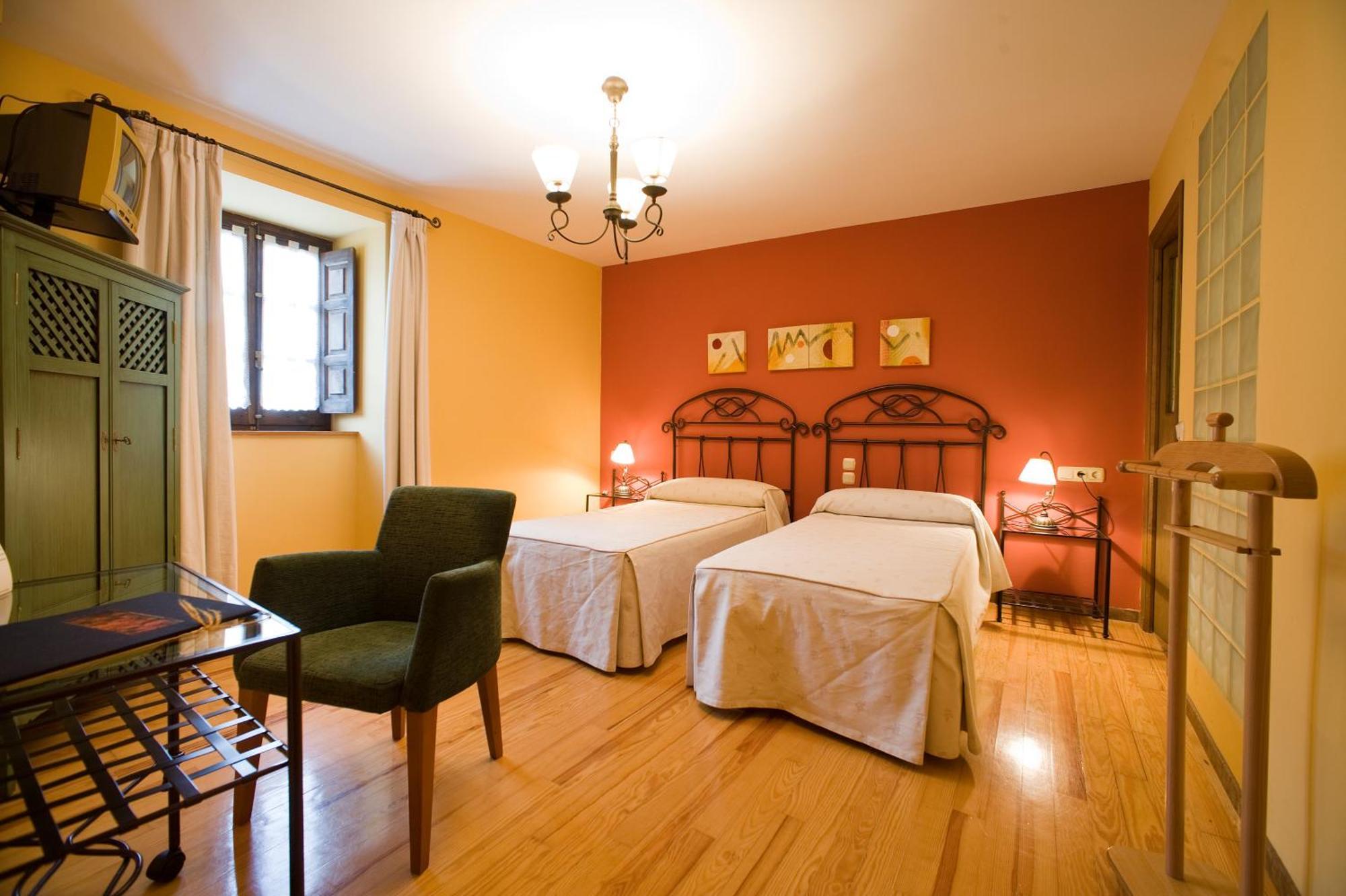 Hotel Rural El Almadiero Burgui Bagian luar foto