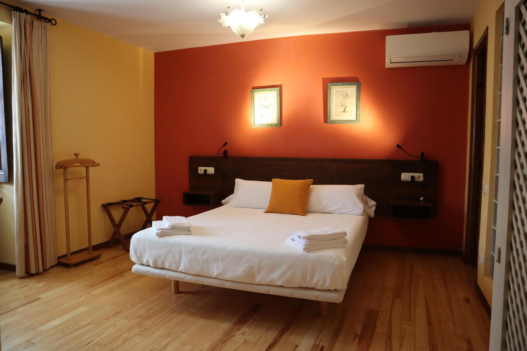 Hotel Rural El Almadiero Burgui Bagian luar foto