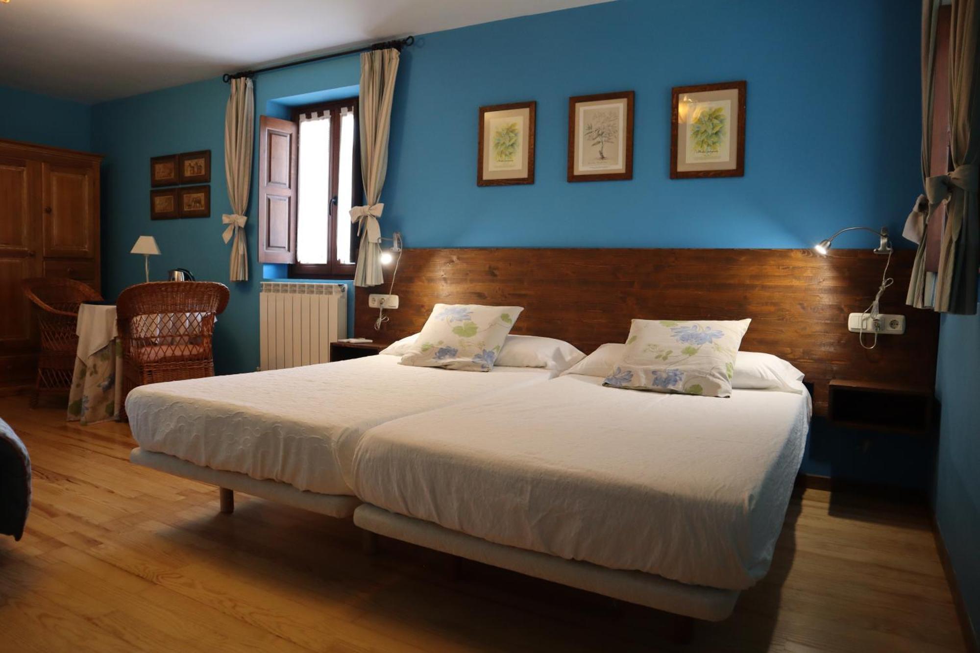 Hotel Rural El Almadiero Burgui Bagian luar foto