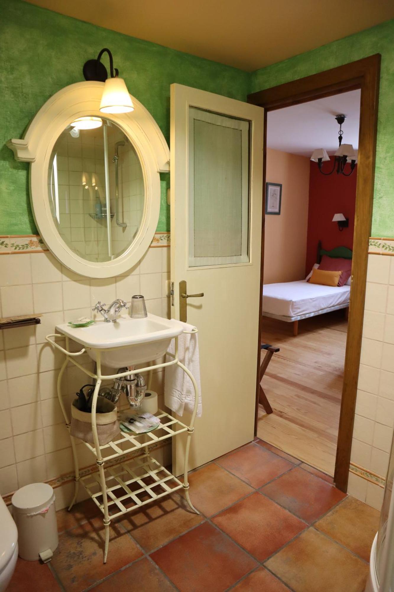Hotel Rural El Almadiero Burgui Bagian luar foto